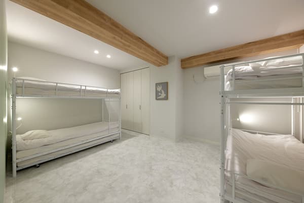 Bedroom suited for group stays