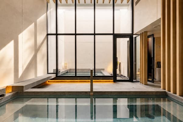 Pemandian umum besar Sugi Spa di Nozo Hotel