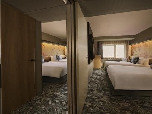 具有連通房功能的高級雙床房（每間27平方米）