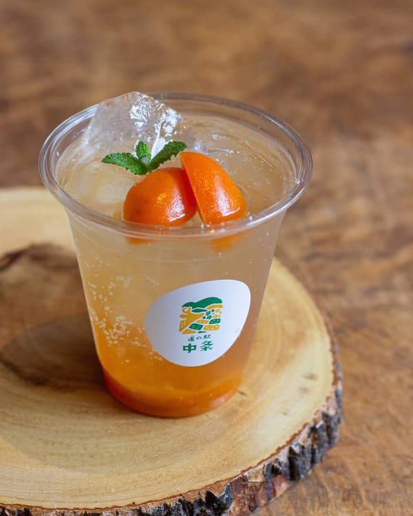 杏子姜汁汽水