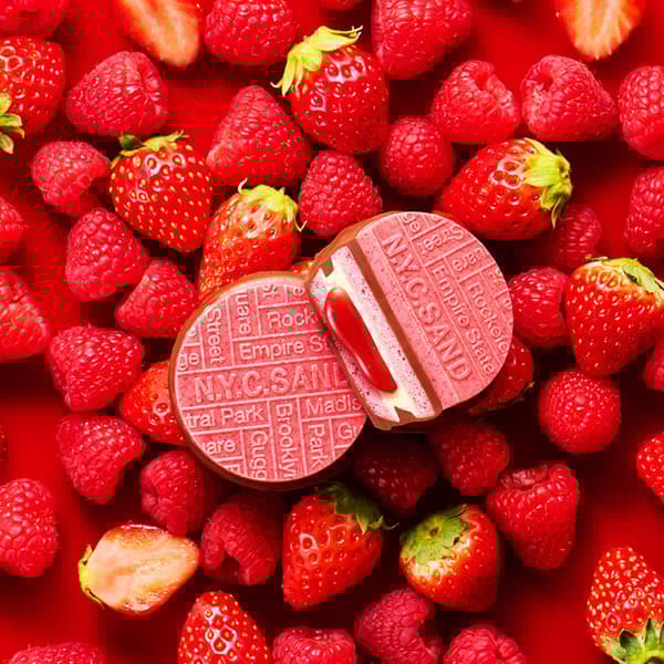N.Y. Raspberry Caramel Sand & W Chocolate