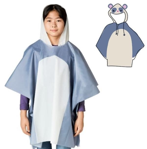 Impermeables tipo poncho infantiles plegados de forma compacta