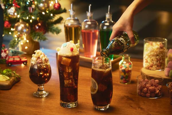 HOLIDAY COLA BAR para crear mezclas originales