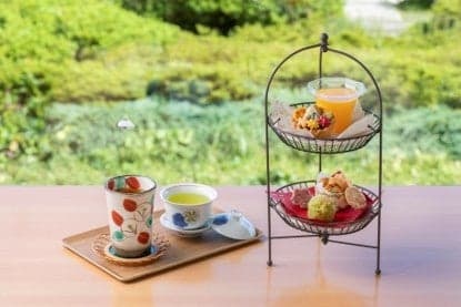 Té añejo y dulces en Nihondaira Yume Terrace