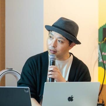 yooolk artist portrait