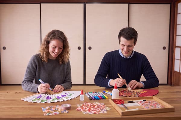 Folding fan painting experience