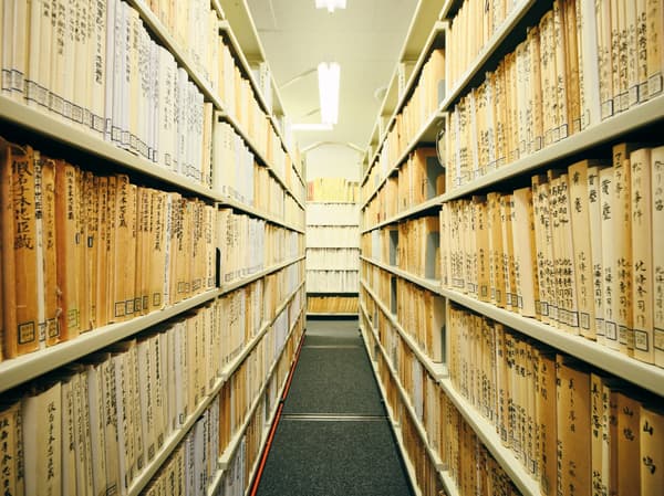 Closed stacks