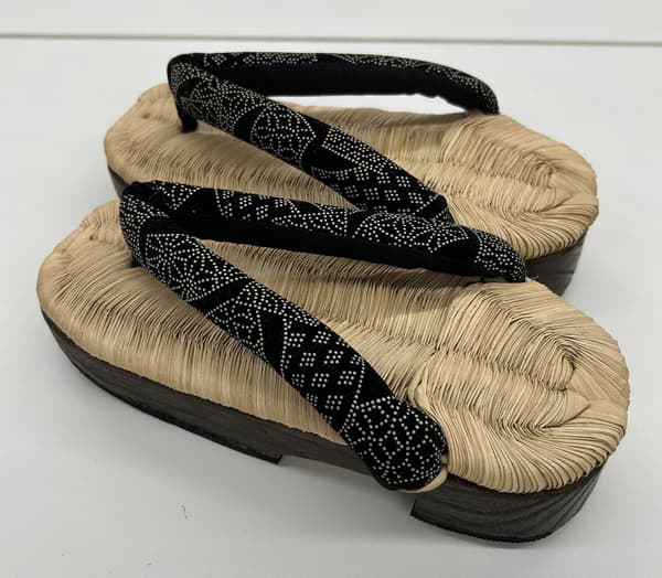 日光木屐 - 传统木制凉鞋