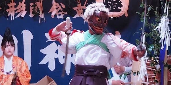 การแสดงคางุระในบ้านไร่โบราณ