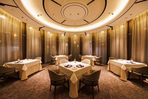 Evening Dining Atmosphere