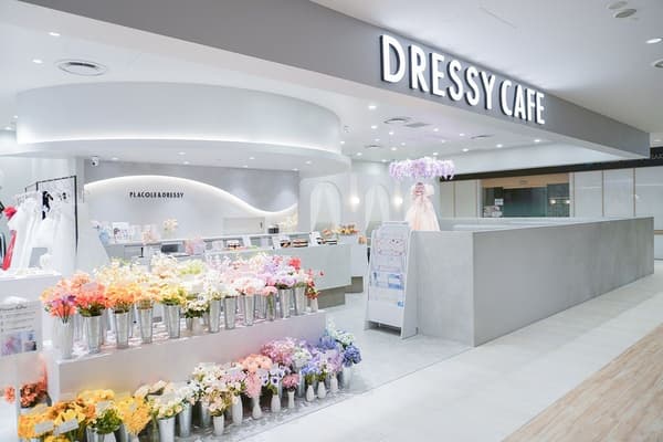 DRESSY CAFE Osaka Exterior