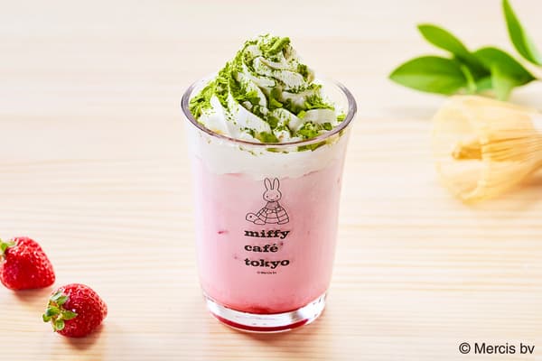 草莓其时茶抹茶拿铁