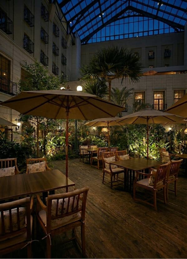 카페 & 바 프라자 저녁 분위기