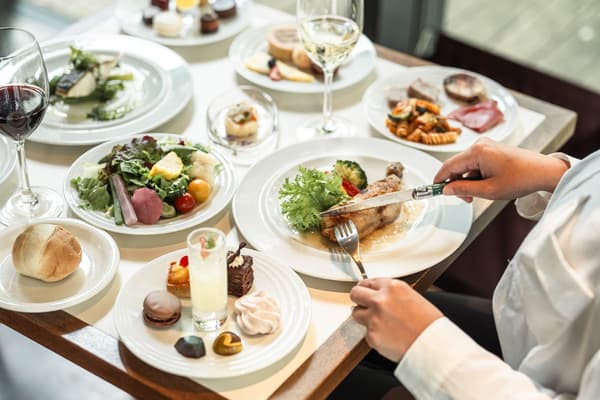 Makan siang di Hakone Emoa Terrace