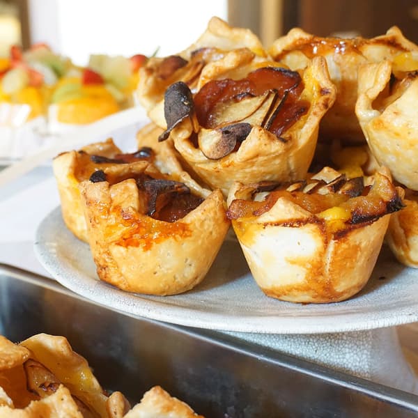 用不含农药的苹果制成的纯素苹果派