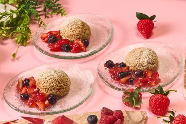 Cookie Cream Puff with Berry Sauce