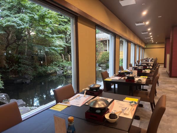 Interior renovado del Restaurante Ukifune