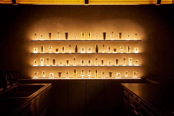 挑选酒杯