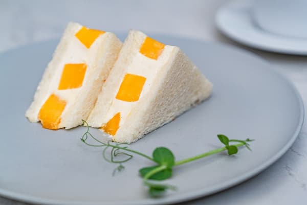 Mango sandwich dessert