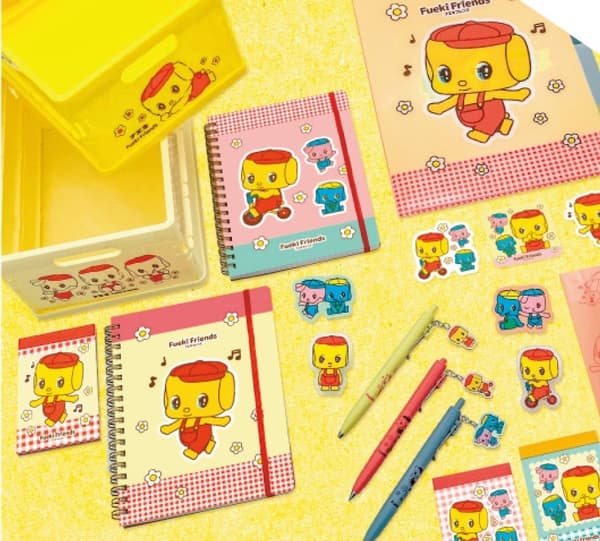 Buku catatan, stiker, pena, dan kotak penyimpanan dengan desain karakter