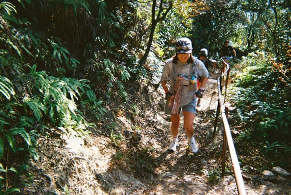 Pemandangan di sepanjang jalur