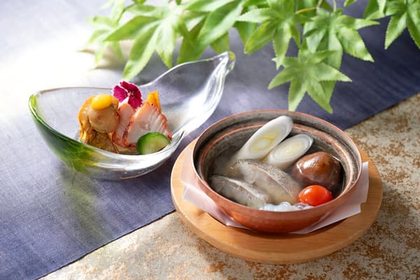 Gurita Empuk Rebus, Kerang, dan Nanban-Zuke Kentang Hokkaido dengan Codfish Yose-Nabe