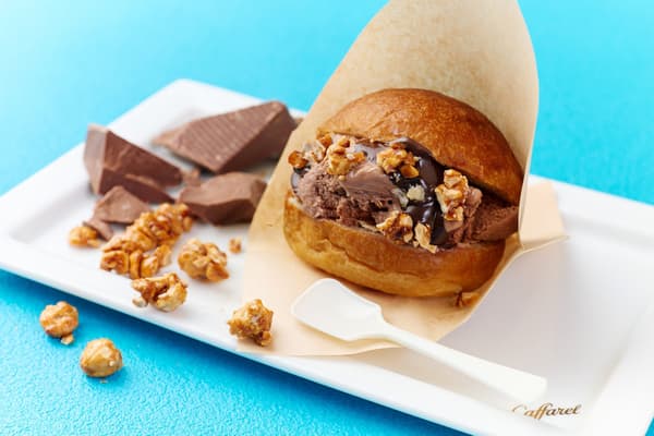 Brioche con Gelato Gianduja