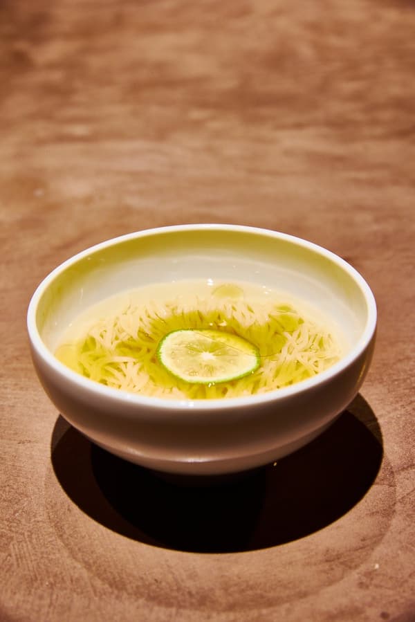 Ramen dingin sebagai penutup di Tokyo Tonkatsu Gavuu Harajuku