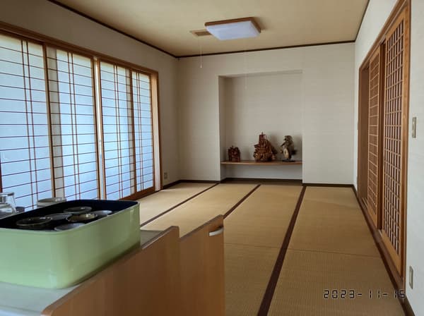 新建築內的餐廳