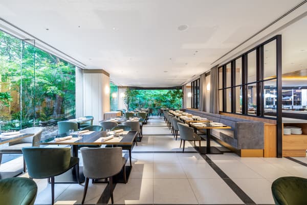Interior del All-Day Dining Remone