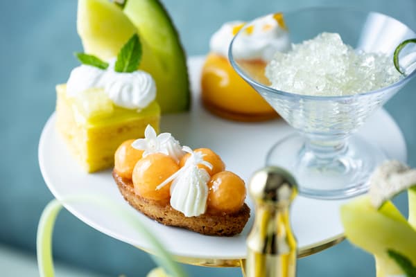 前至后:布列塔尼酥饼、哈密瓜薄荷蛋糕、Milky Melon、哈密瓜无酒精鸡尾酒