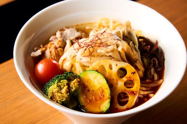 GENEI.WAGAN 的招牌麻辣汤拉面