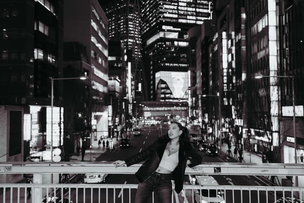 Kinari - Neon portrait