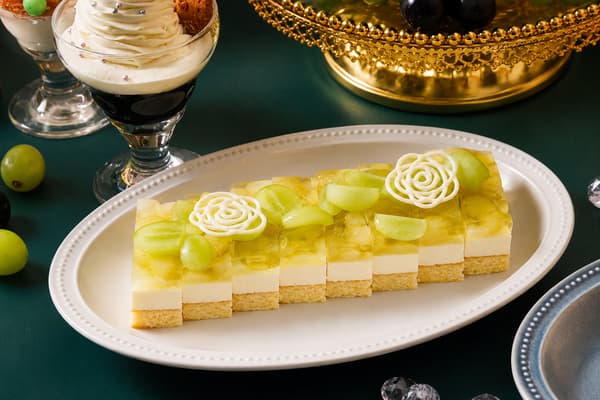 A pear and grape mousse that captures the sheen of emerald