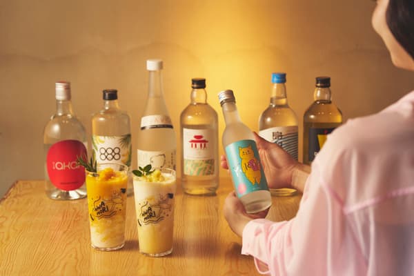 Choosing an awamori bottle by its packaging