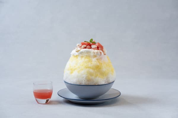 하라다 아사코가 프로듀싱한 쇼난 골드와 수박 빙수