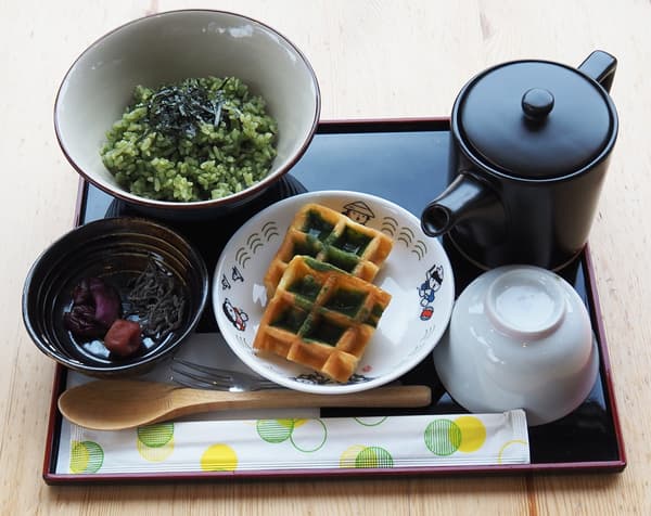 附鬆餅的狹山茶泡飯