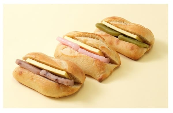 Uirou Butter Baguette — from left: Ogura (1 piece) ¥594, Sakura/Matcha ¥519 each