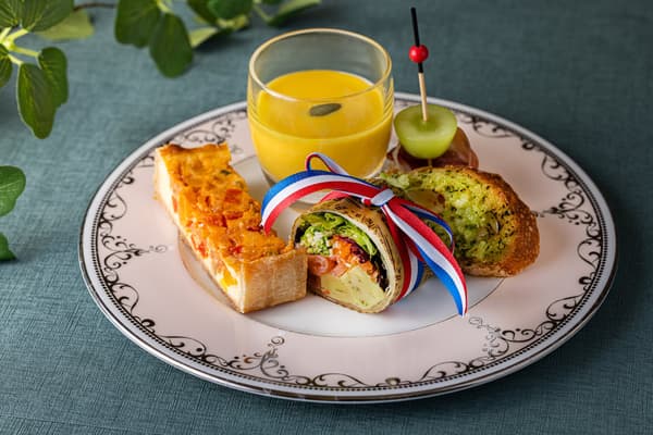 Seasonal savory bites