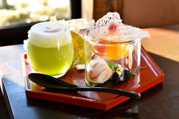 Hakone Yuryo “樱花霞” (¥1,800)