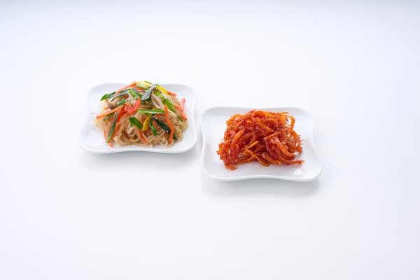 韓美膳デリ Squid Strip Kimchi and Korean Japchae