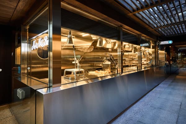 Neo Nice Burger interior