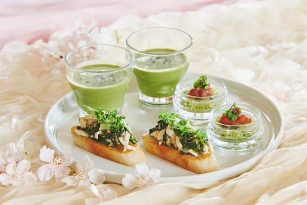 点心架下层的咸味点心