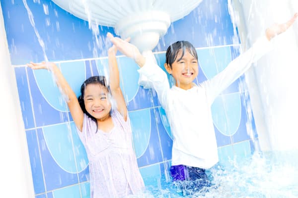 棕榈花园泳池体验图片 (C)Disney