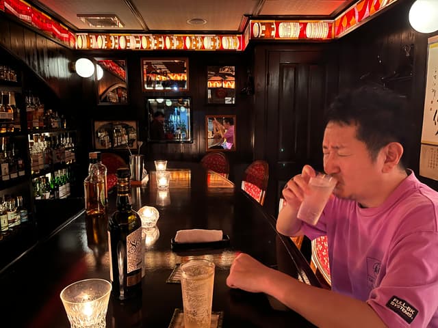 边喝边聊摔角