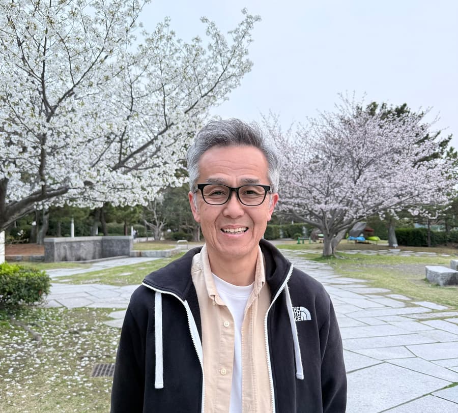 Shigeo at a Noge counter in Yokohama