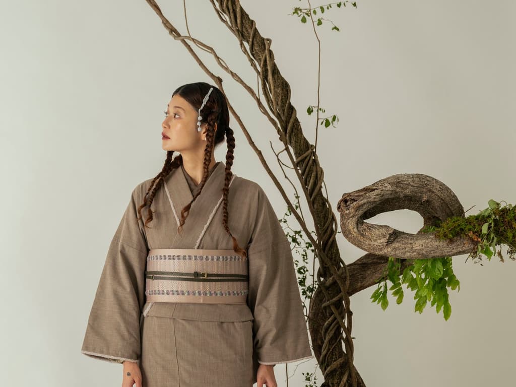 KIMONO ARCH, 2025년 가을/겨울 컬렉션 첫 번째 출시: 카타카이 모멘 시리즈 공개