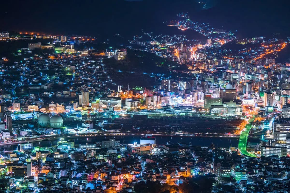 Tur Malam Bar Hopping di Prefektur Nagasaki - Image 1