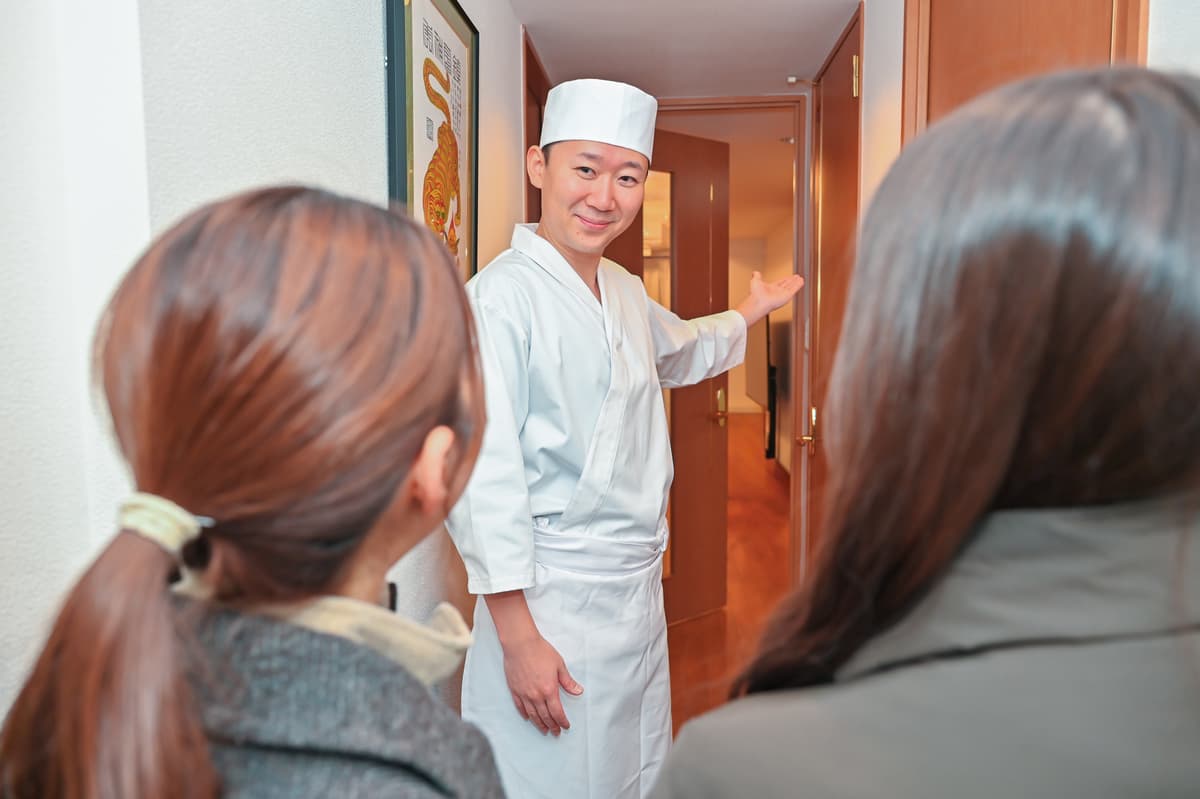 Authentic Edomae Sushi: Private Sushi-Making Experience with Ginza Onodera Sushi Academy Instructor Satoshi - Image 4