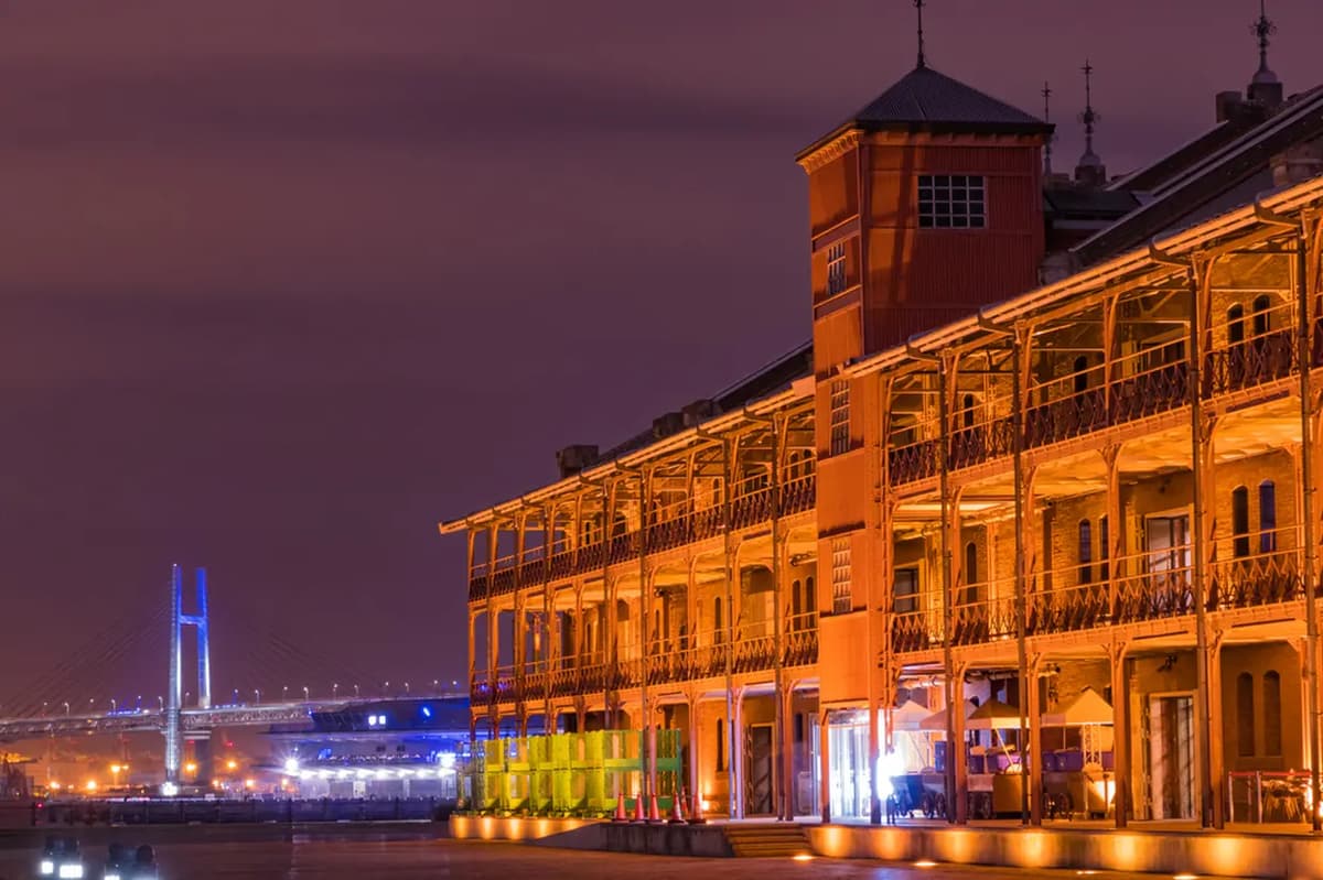 Yokohama Red Brick Warehouse Area Bar Hopping Night Tour - Image 1
